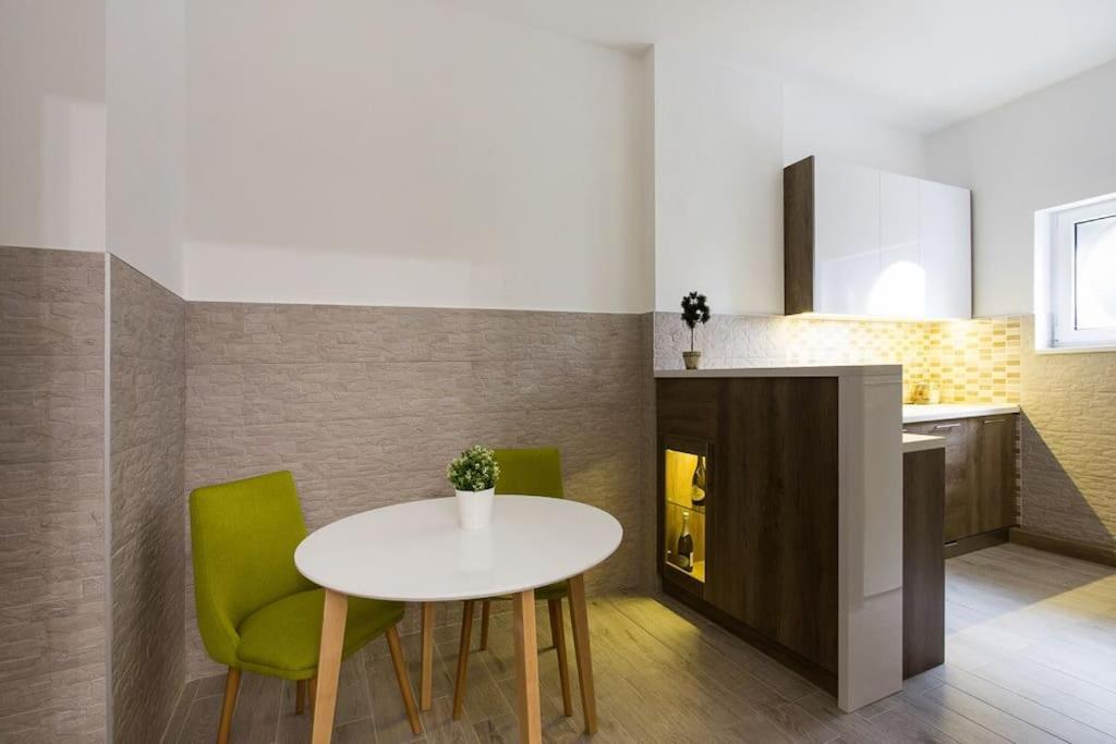 Hedonist-Belgrade Central Nest Belgrado Exterior foto