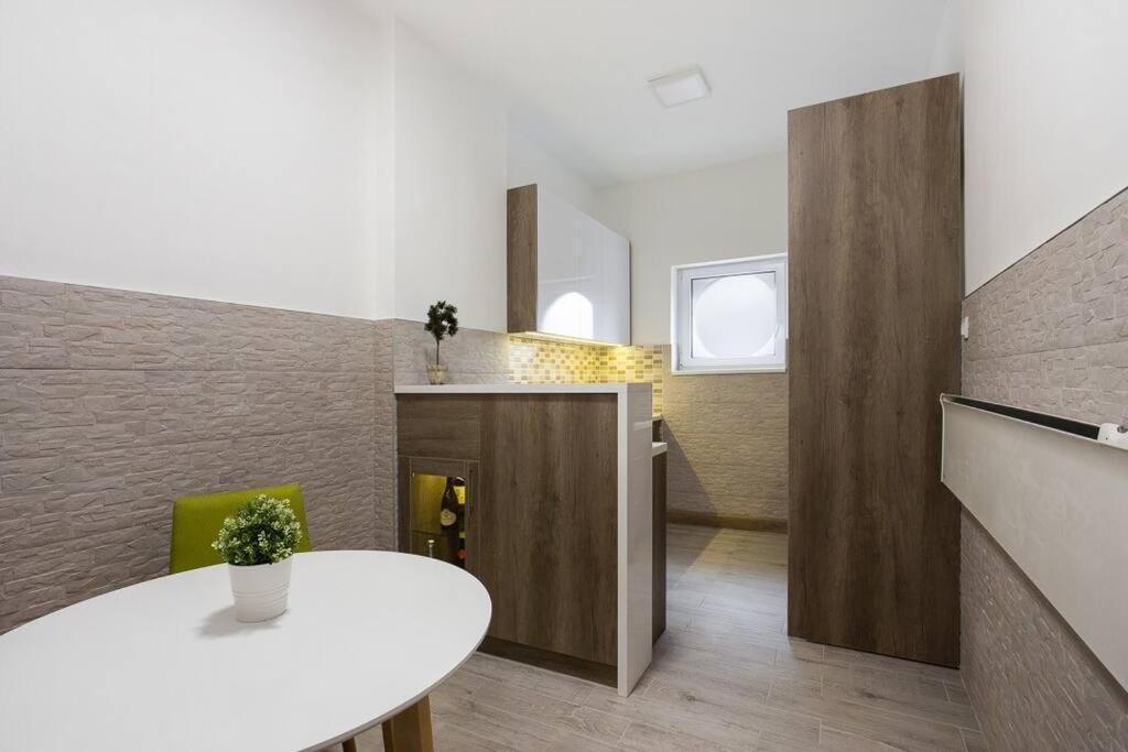 Hedonist-Belgrade Central Nest Belgrado Exterior foto